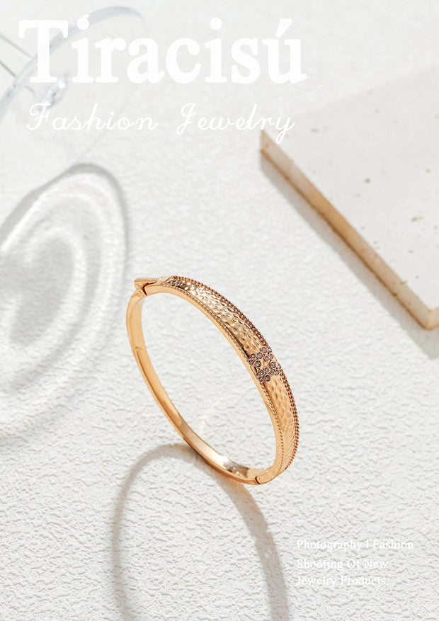 Sunny Lake Fashion Bracelet - A Fusion of Elegance and Classicism