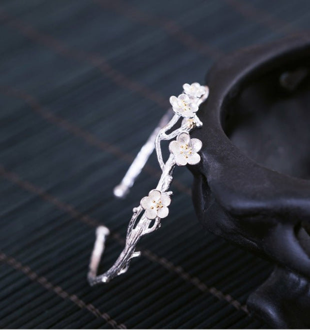Ancient style wintersweet rain flower open bracelet - Tiracisu