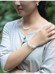 Ancient style wintersweet rain flower open bracelet - Tiracisu