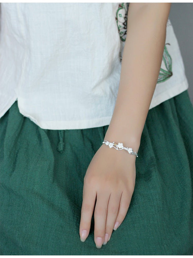 Ancient style wintersweet rain flower open bracelet - Tiracisu