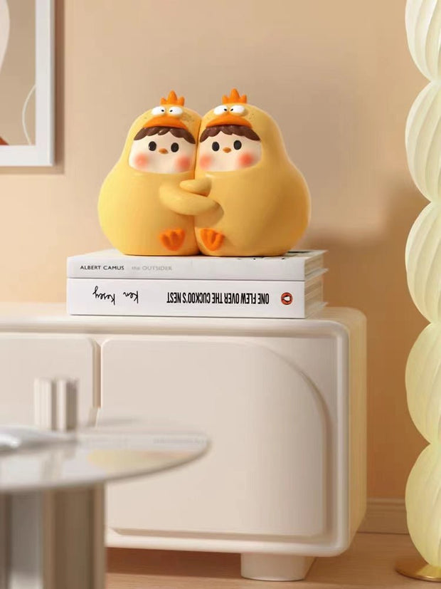 Cute Hug Dun Dun Chicken Bookend Bookshelf Home Desktop Ornaments Living Room Bedroom Wine Cabinet Decoration Gift - Tiracisu