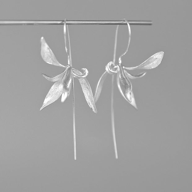 Elegant Petal Sterling Silver Drop Earrings - Tiracisu