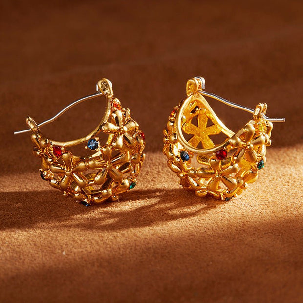 Retro hollow pattern inlaid with colored rhinestones and real gold - plated earrings - Tiracisu