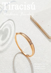 Sunny Lake Fashion Bracelet - A Fusion of Elegance and Classicism - Tiracisu