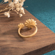 Vintage floral design real gold plating ring, inlaid with green jade and blue enamel flowers - Tiracisu