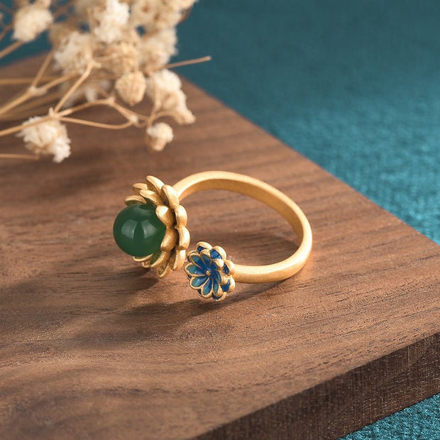 Vintage floral design real gold plating ring, inlaid with green jade and blue enamel flowers - Tiracisu