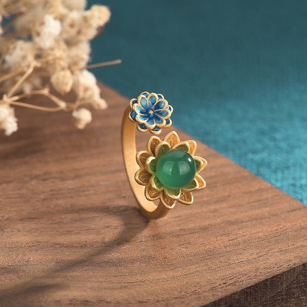 Vintage floral design real gold plating ring, inlaid with green jade and blue enamel flowers - Tiracisu